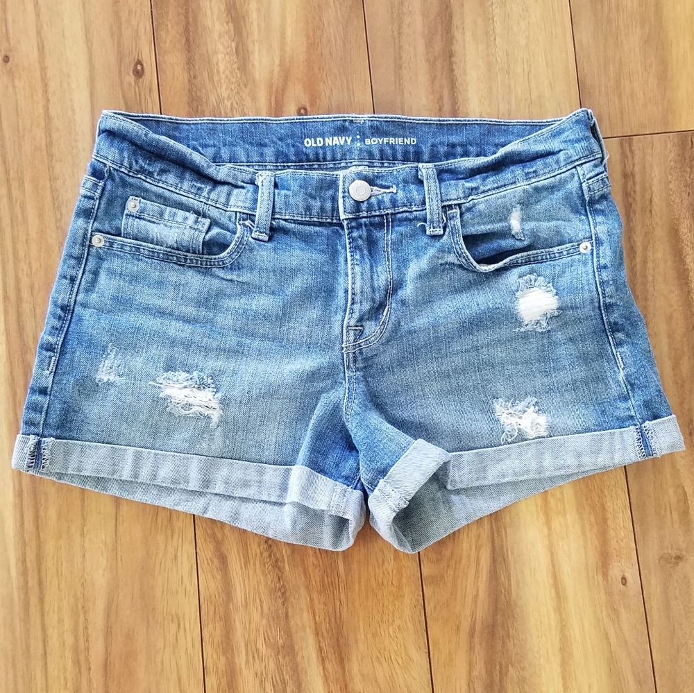 Old Navy Low-Rise Boyfriend Shorts Size 4